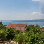 Apartament Amila *