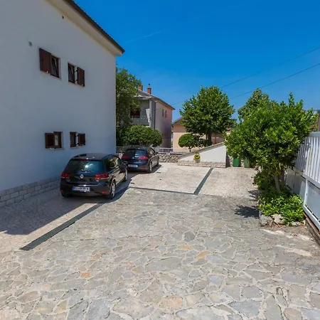 Amila Apartament *